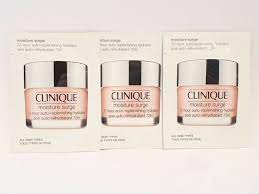 Clinique Moisture Surge Gel-crème hydratant auto-régénérant 72 heures 1 ml 0,03 fl. oz. échantillons officiels de soins de la peau