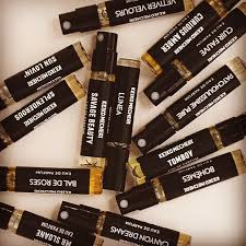 Keiko Mecheri Vétiver Velours 2,0 ml 0,068 us fl. onces. oficiální vzorek parfému, Keiko Mecheri Vetiver Velours 2.0ml 0.068 us fl. onces. En savoir plus, Keiko Mecheri Vetiver Velours 2.0ml 0.068 us fl. onces. oficjalna próbka parfum, Keiko Mecheri