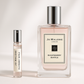Échantillon de parfum Jo Malone Raspberry Ripple 2 ml à côté d'un flacon de parfum Jo Malone Raspberry Ripple 100 ml
